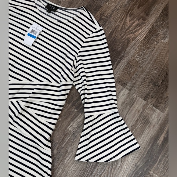 ECI Women’s Size XL Navy and White Striped Dress Wide Belle Sleeve NWT - Picture 3 of 10